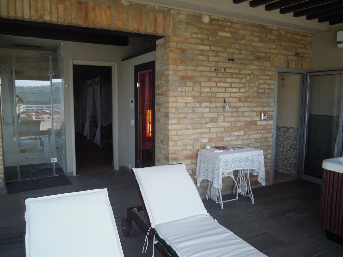 Agriturismo Piccolo Albero Loreto Aprutino Exteriör bild