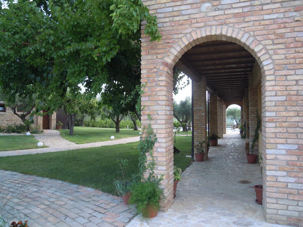 Agriturismo Piccolo Albero Loreto Aprutino Exteriör bild