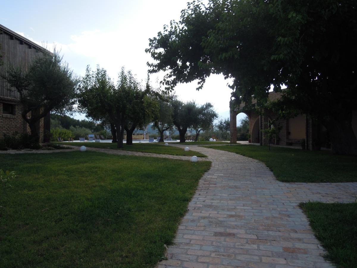 Agriturismo Piccolo Albero Loreto Aprutino Exteriör bild