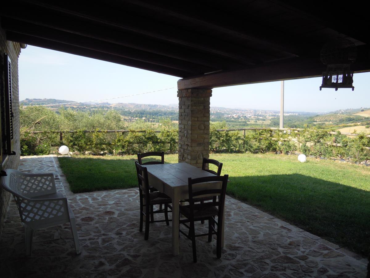 Agriturismo Piccolo Albero Loreto Aprutino Rum bild